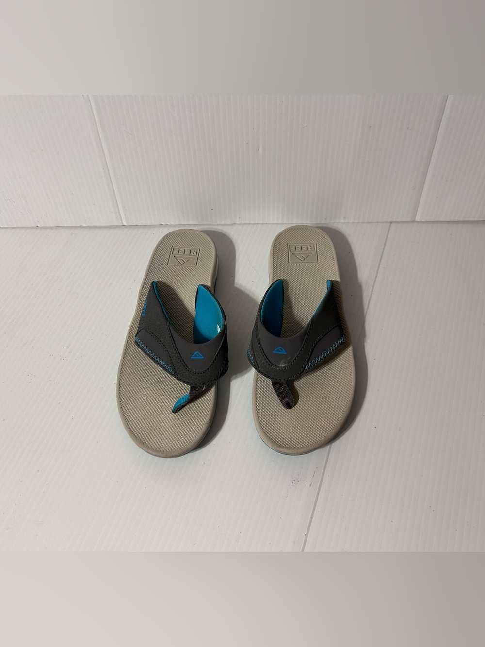 REEF flip flop thong sandals youth size 5
